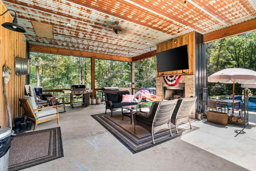 Escape to your own private retreat on 19.66 acres just minutes - photo 17