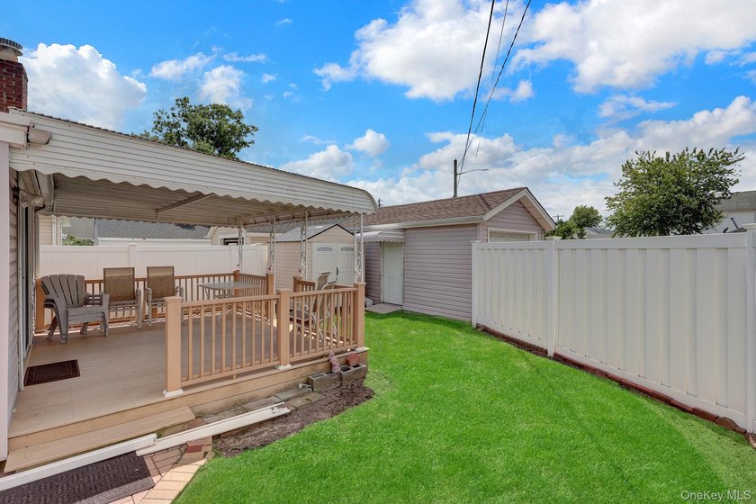 Come see this Cute and Updated 2 bedroom cottage. Featuring - photo 18
