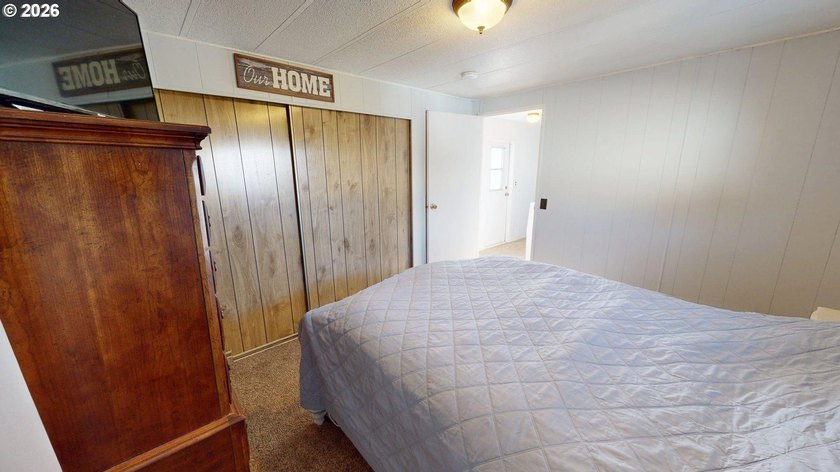 Beautifully updated home located in a quiet and friendly 55+ - photo 19