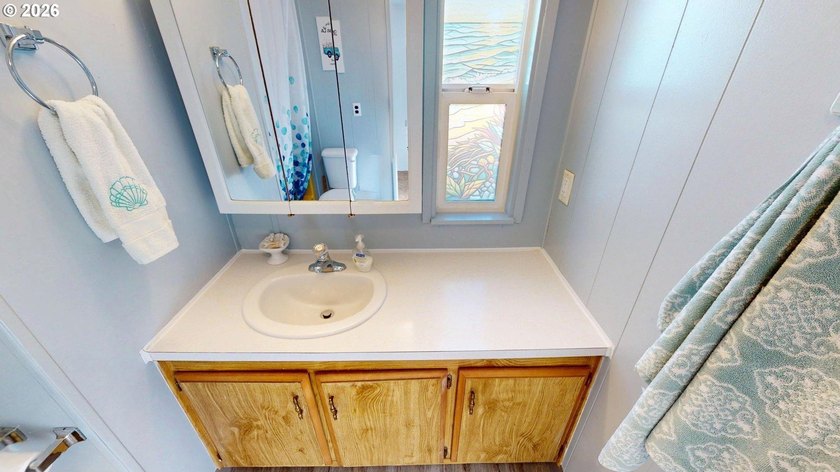 Beautifully updated home located in a quiet and friendly 55+ - photo 23