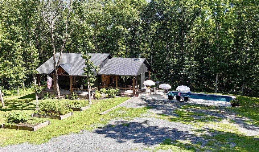 Escape to your own private retreat on 19.66 acres just minutes - photo 33