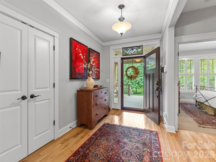 Welcome to 151 Monarch! A meticulously maintained, move in ready - photo 5