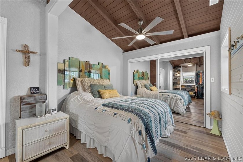 COMPLETELY REMODELED &amp; FULLY FURNISHED! This turnkey 2-bedroom - photo 26