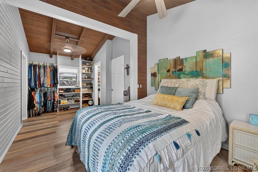 COMPLETELY REMODELED &amp; FULLY FURNISHED! This turnkey 2-bedroom - photo 27