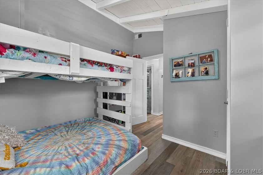 COMPLETELY REMODELED &amp; FULLY FURNISHED! This turnkey 2-bedroom - photo 35