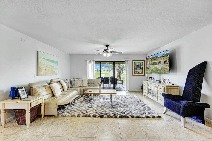 Welcome to this beautifully maintained 3-bedroom, 2-bath home - photo 5
