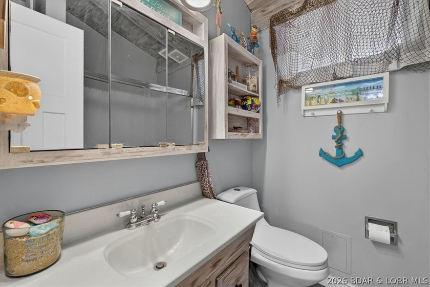 COMPLETELY REMODELED &amp; FULLY FURNISHED! This turnkey 2-bedroom - photo 38