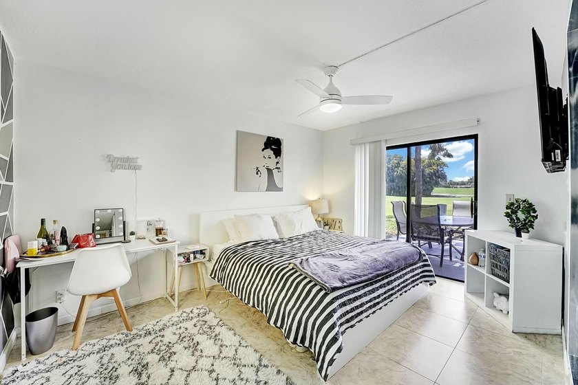 Welcome to this beautifully maintained 3-bedroom, 2-bath home - photo 8