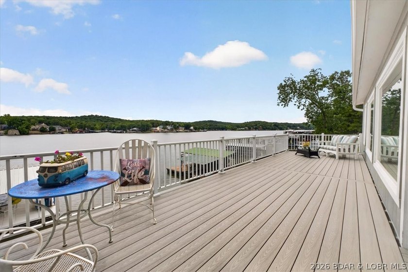 COMPLETELY REMODELED &amp; FULLY FURNISHED! This turnkey 2-bedroom - photo 43