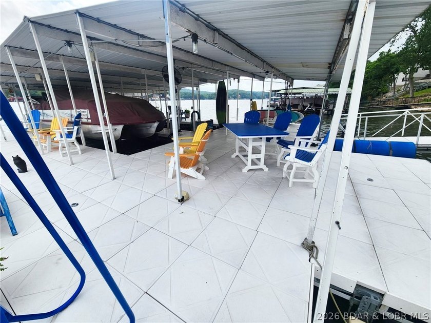 COMPLETELY REMODELED &amp; FULLY FURNISHED! This turnkey 2-bedroom - photo 47