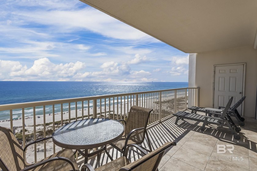 This stunning 2-bedroom Gulf-front condo in the Doral Tower at - photo 2