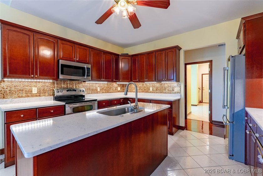 Contractor-built home with attention to detail in The Estates - photo 17