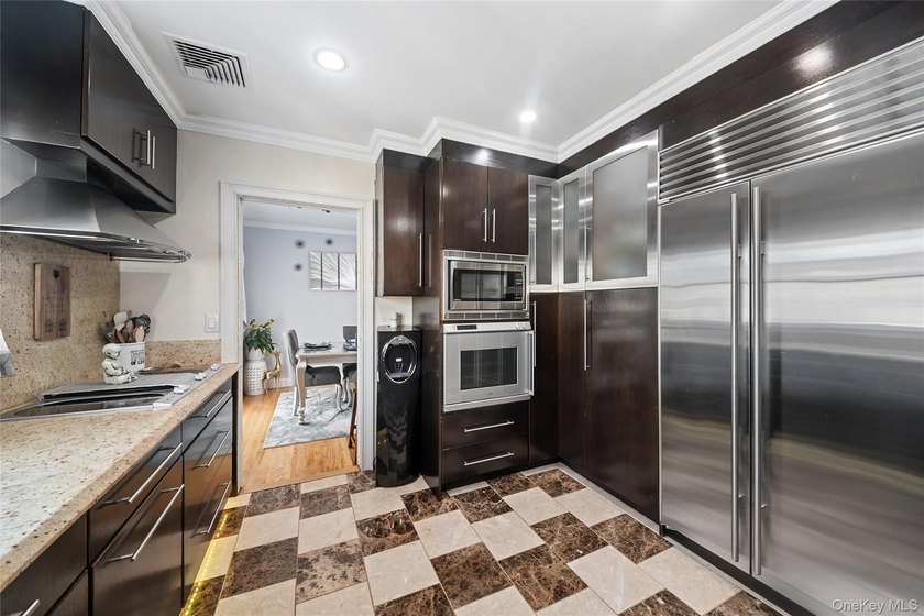 Welcome to 13 Noon Place - a beautifully maintained split-level - photo 9