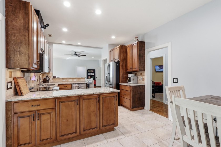 Custom-built 6BR/5BA home near the water with an easy commute to - photo 12