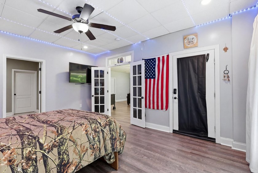 Custom-built 6BR/5BA home near the water with an easy commute to - photo 27