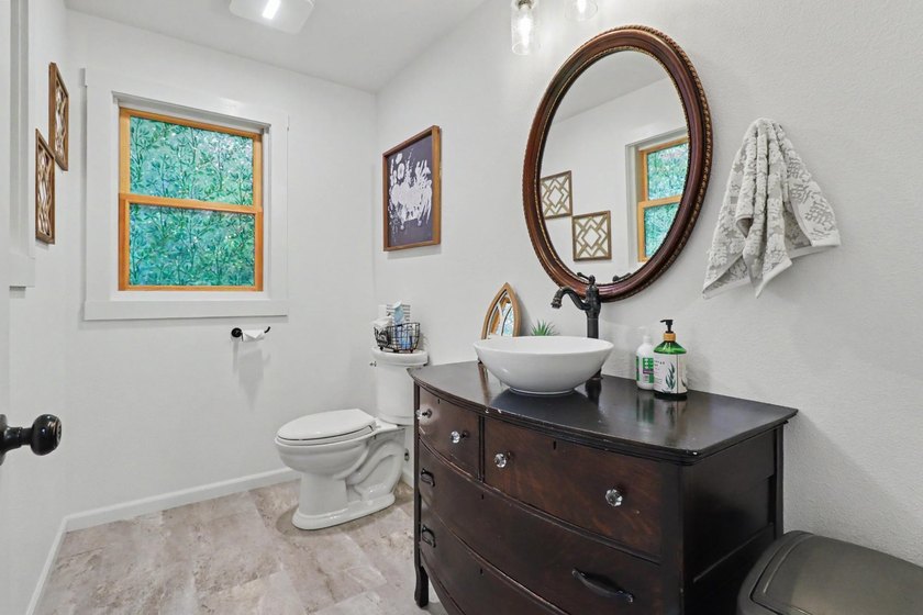 Exceptional craftsmanship &amp; unforgettable views come together on - photo 15