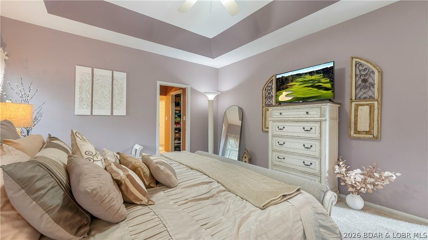 Upon entering this 4 bed nearly 2700sqft one level home, you'll - photo 18
