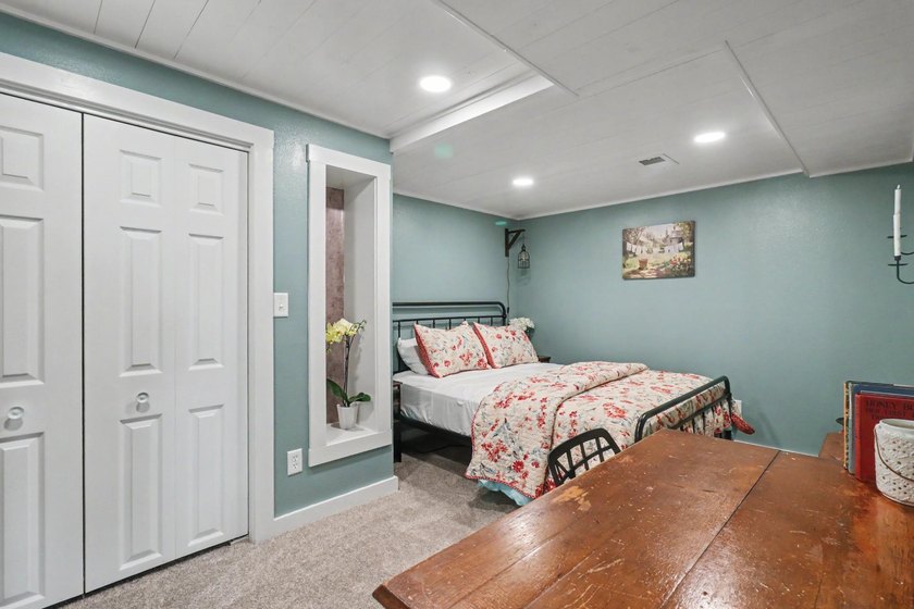 Exceptional craftsmanship &amp; unforgettable views come together on - photo 27