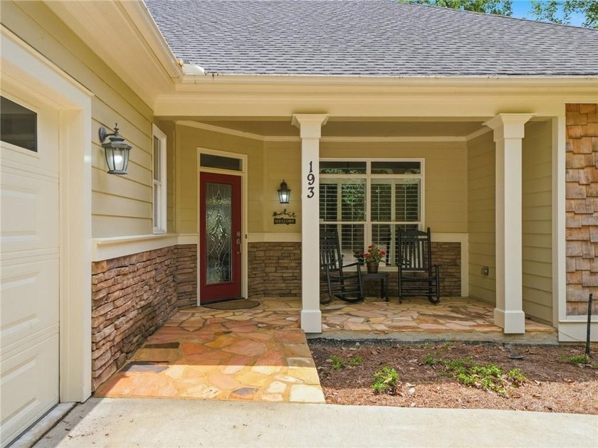First time ever offered! Welcome to this beautifully maintained - photo 4