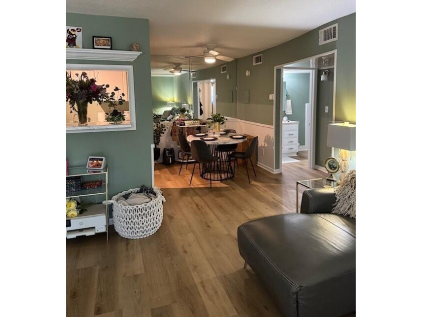RENOVATIONS COMPLETED and WOW! . New flooring! New paint! New - photo 4