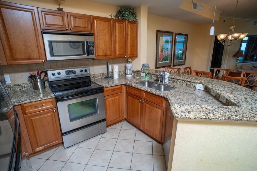 Experience the pinnacle of coastal luxury at Horizon at 77th, a - photo 14