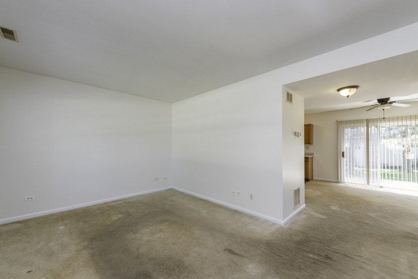 Welcome home to this beautifully maintained and move-in-ready - photo 3