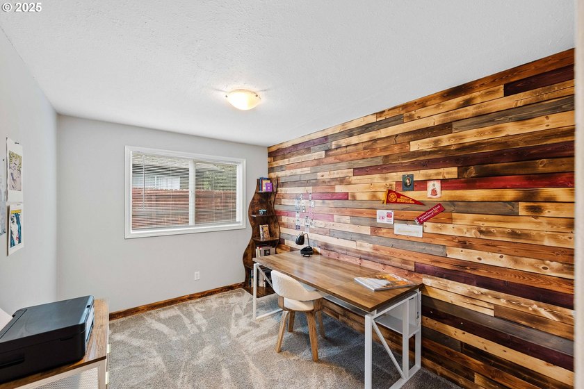 Location, location, location! Single level ranch style home with - photo 19