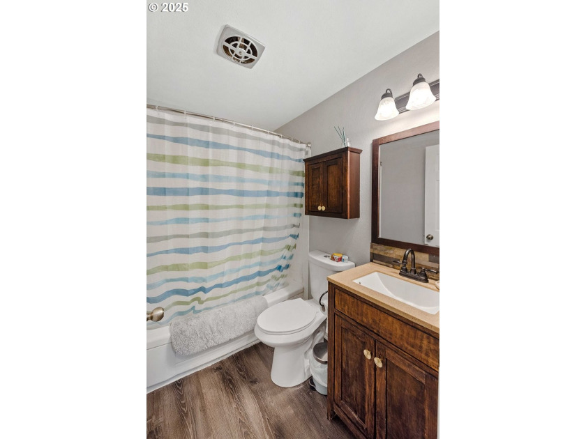 Location, location, location! Single level ranch style home with - photo 21
