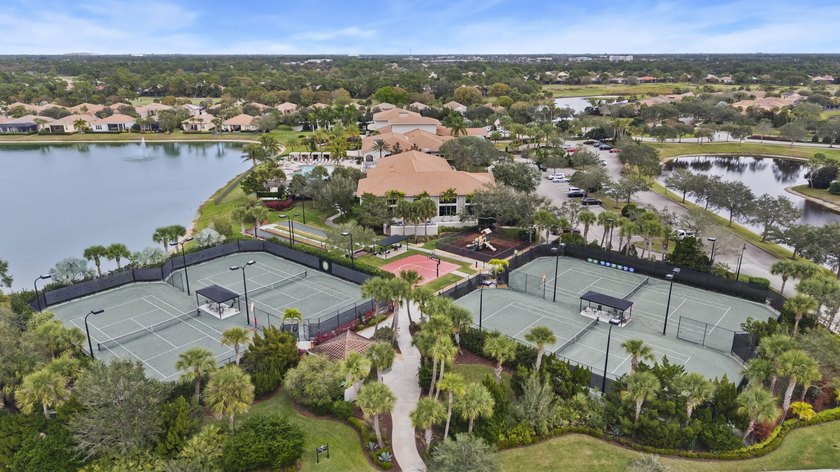 Welcome to this charming CORNER UNIT 2-bedroom, 2-bathroom villa - photo 36
