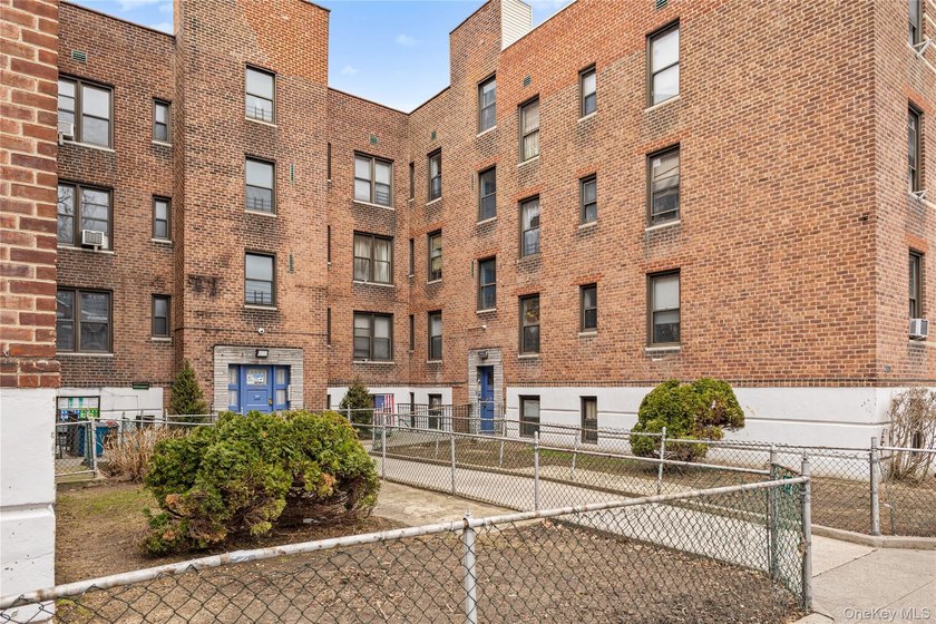 You found it! A real two-bedroom, one bath co-op with a MODERN - photo 2