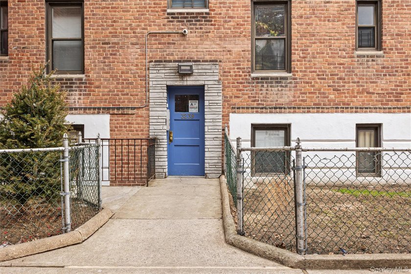 You found it! A real two-bedroom, one bath co-op with a MODERN - photo 3