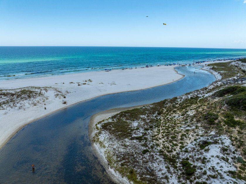 Gated, Private, one of the Jewels of Florida Emerald Coast and 1 - photo 8