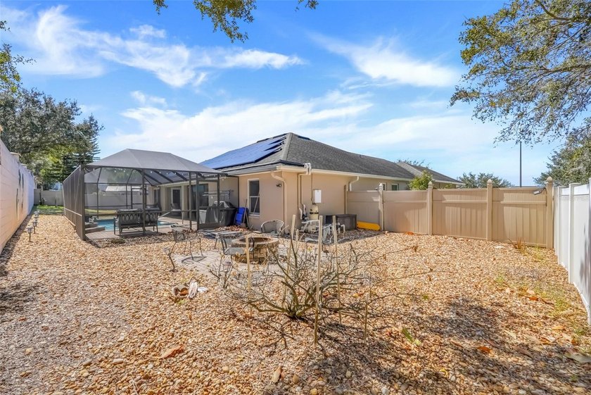 Under contract-accepting backup offers. Welcome home to this - photo 31
