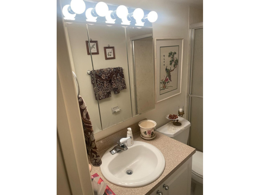 Charming first-floor condo. Step inside to find a spacious - photo 19