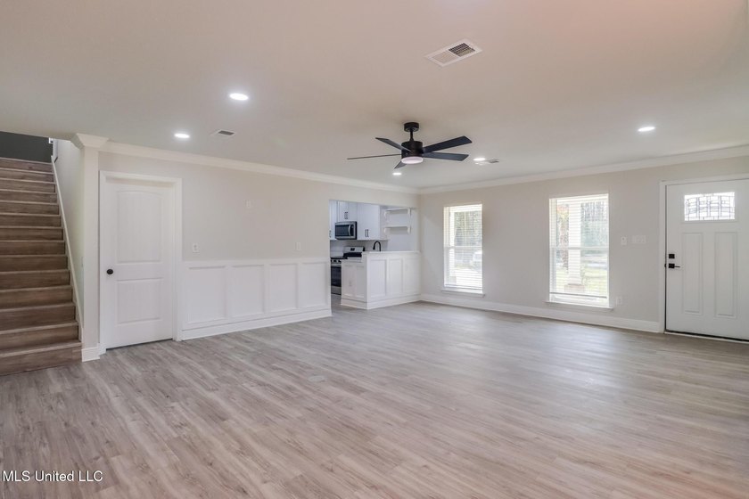 Welcome to your dream home! This beautiful smart home is - photo 11