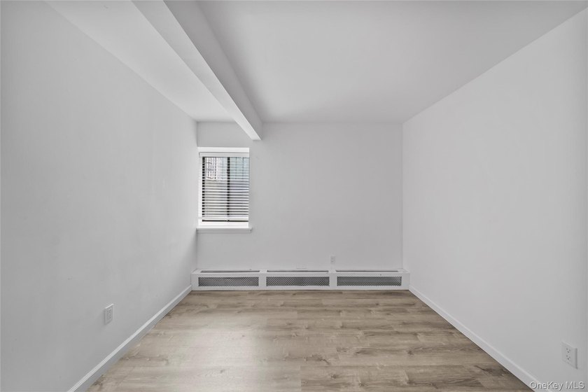 Larchmont Living at Your Fingertips! Step into this charming - photo 14