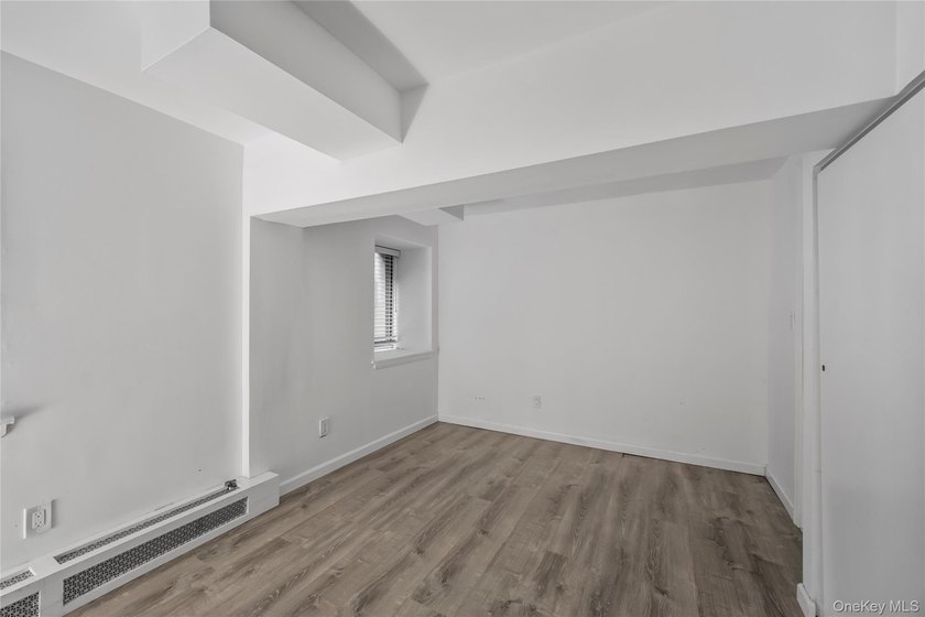 Larchmont Living at Your Fingertips! Step into this charming - photo 15