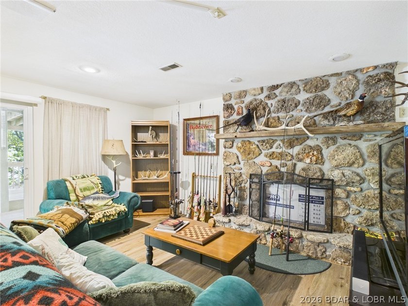 Finding a lakefront property with both great water access and - photo 34