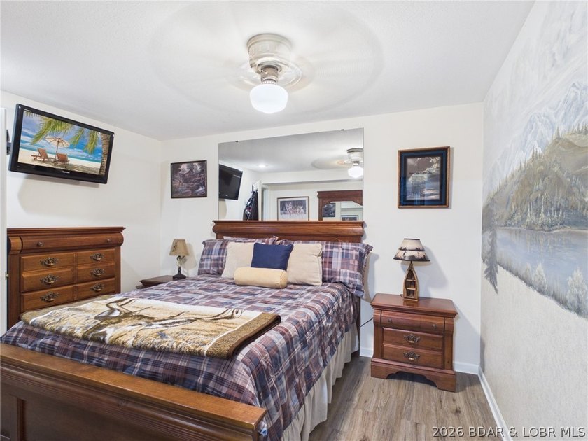 Finding a lakefront property with both great water access and - photo 36