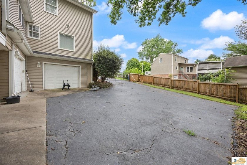 The square footage tells the story. With approximately 3,000 - photo 45