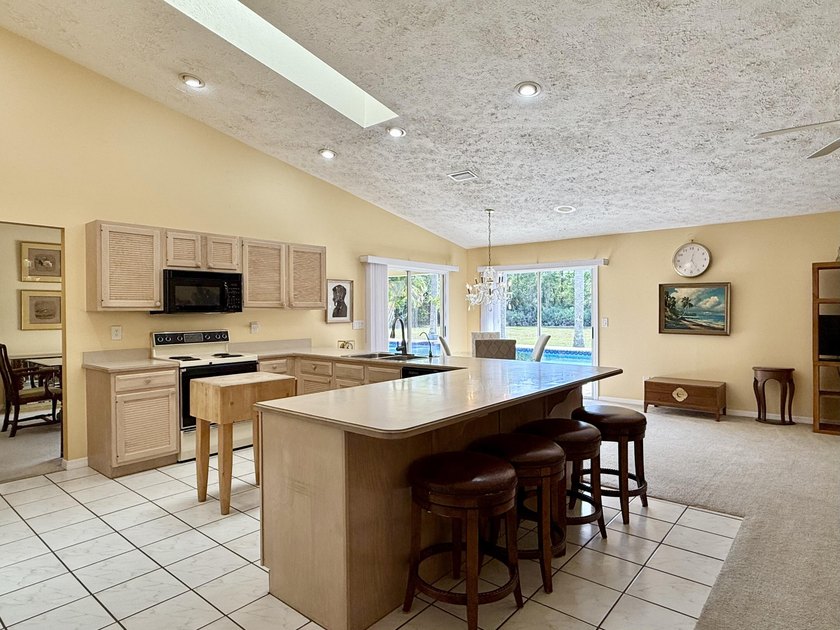 Original owner/builder of this superbly built home on 6.79 high - photo 12