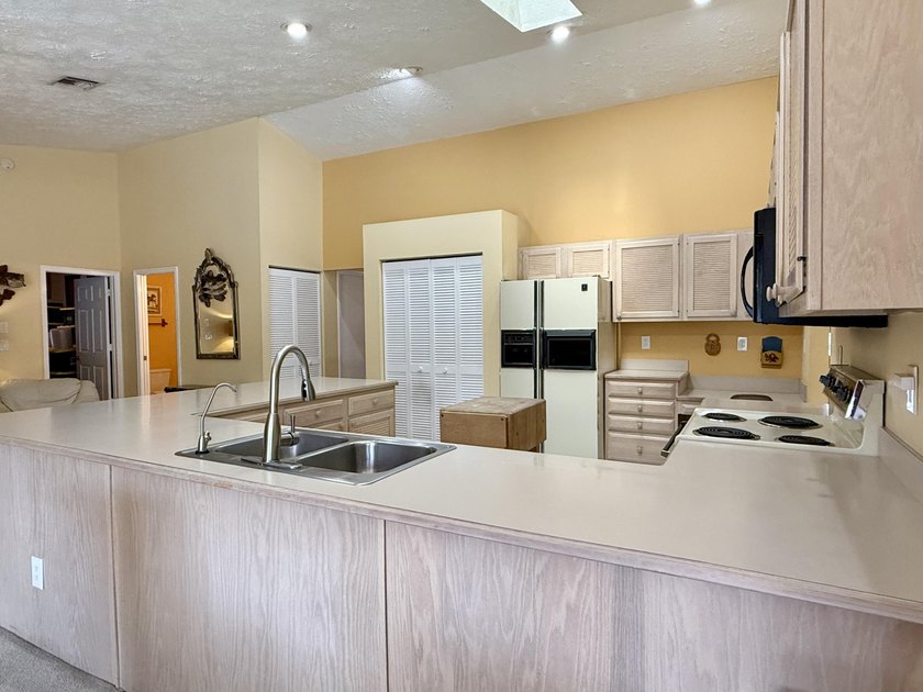 Original owner/builder of this superbly built home on 6.79 high - photo 14