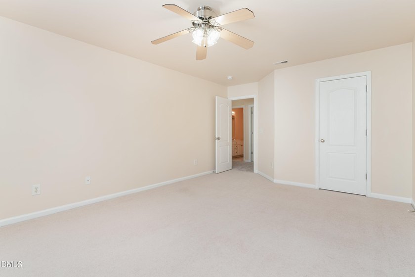 Welcome to this move in ready home, filled with natural light - photo 22