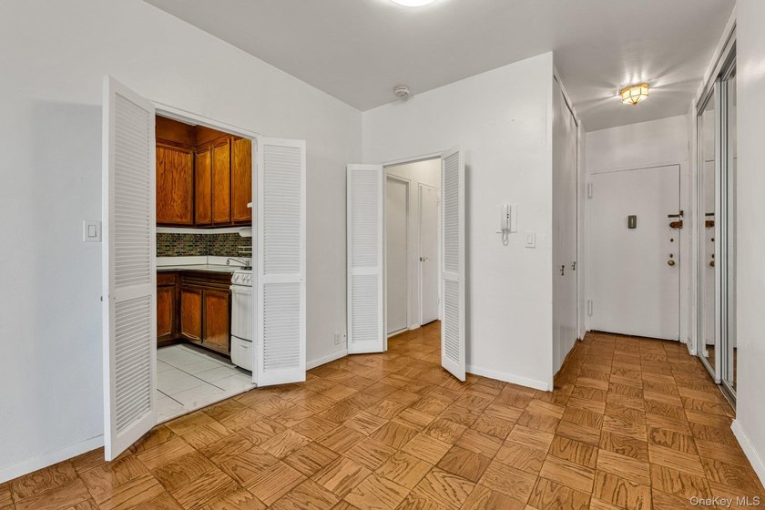 Welcome to 18K at Gerard Towers in the heart of Forest Hills - photo 9