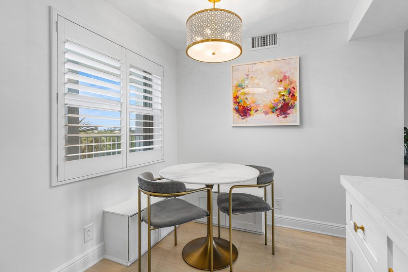 INTRACOASTAL VIEWS FULLY RENOVATED! Experience waterfront living - photo 15