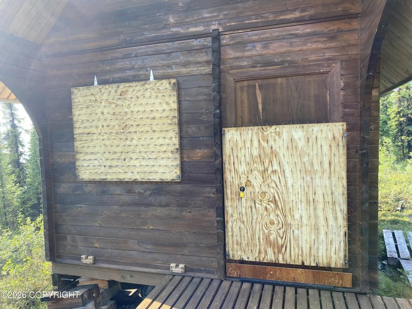 Cute Lindahl Cedar cabin on 4 acres of lakefront. Great fishing - photo 16