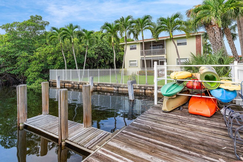 INTRACOASTAL VIEWS FULLY RENOVATED! Experience waterfront living - photo 26