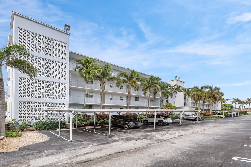 INTRACOASTAL VIEWS FULLY RENOVATED! Experience waterfront living - photo 27