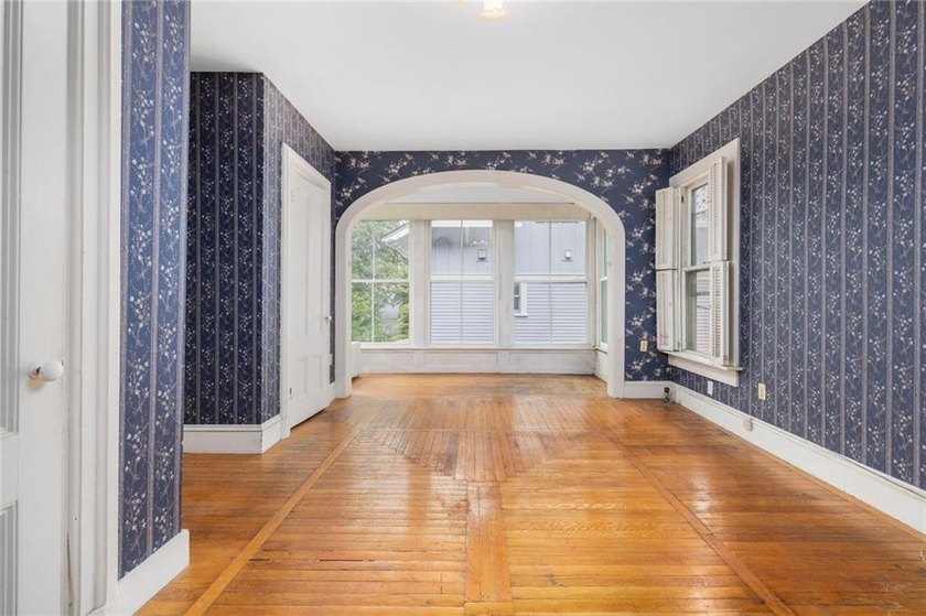 The George M. Hazard House is a substantial three-story - photo 21