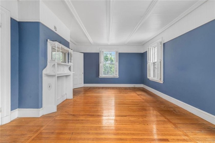 The George M. Hazard House is a substantial three-story - photo 25